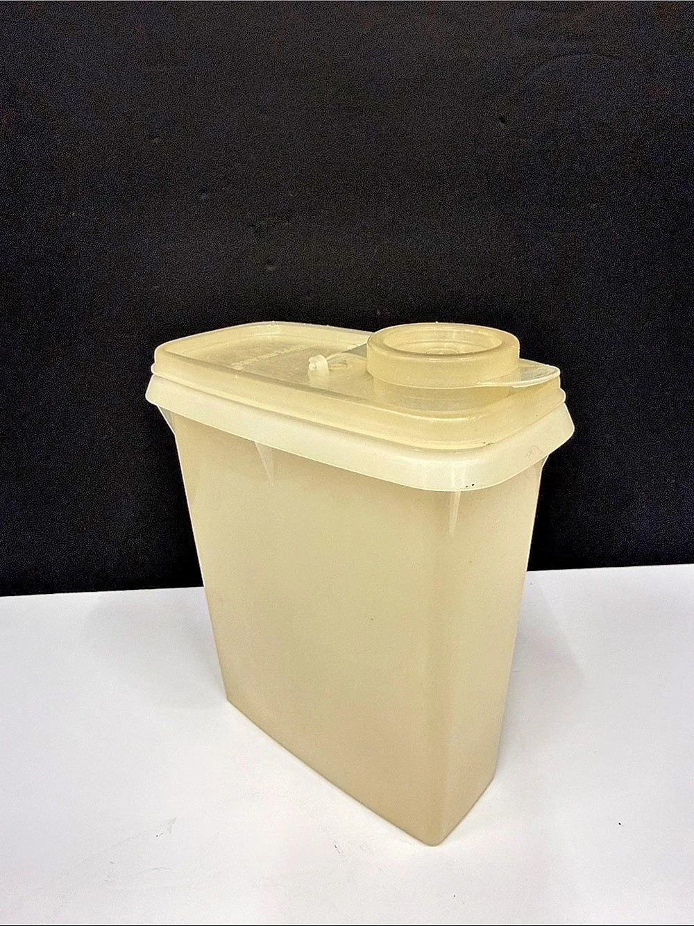 Vintage Tupperware Junior Cereal Storer Store-N-Pour 499 / 509-2 Flip Lid